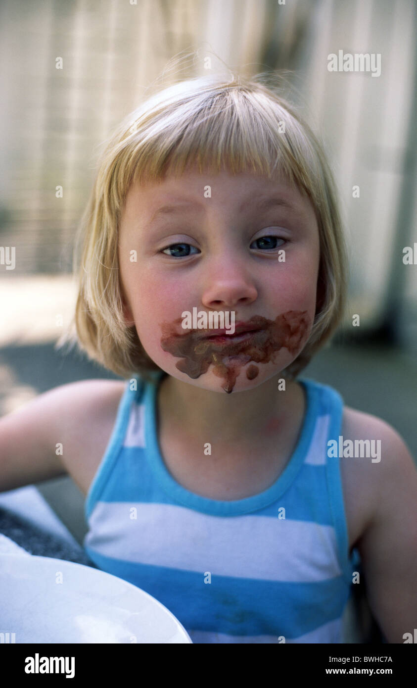 Girls dirty ice cream Stock Photo - Alamy