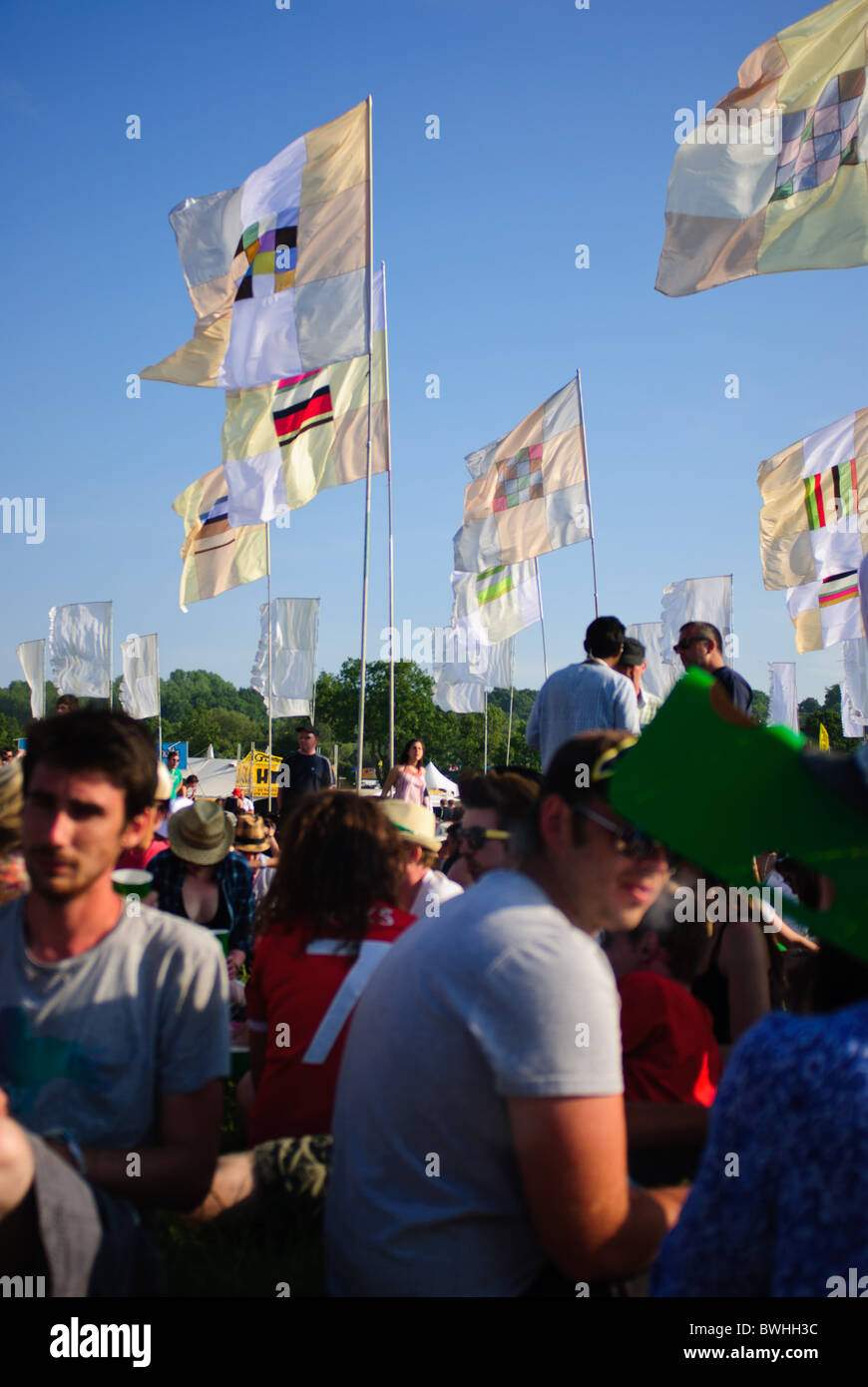 Glastonbury 2025 Line-up In Full As Three Headliners Confirmed - Foto 8