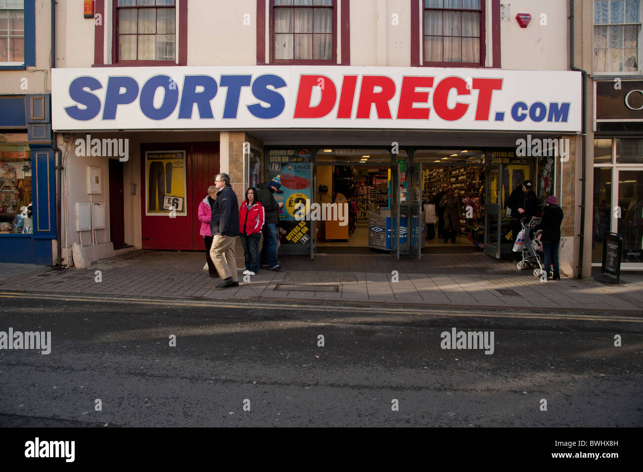 Sports Direct.com sportswear store shop UK Stock Photo - Alamy