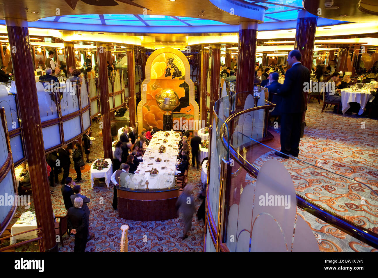 Britannia Restaurant, cruise liner Queen Victoria Stock Photo Alamy