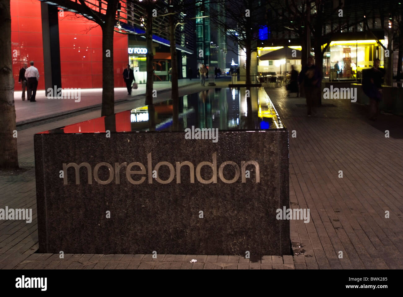 Iconic London Sculpture Stock Photo Alamy