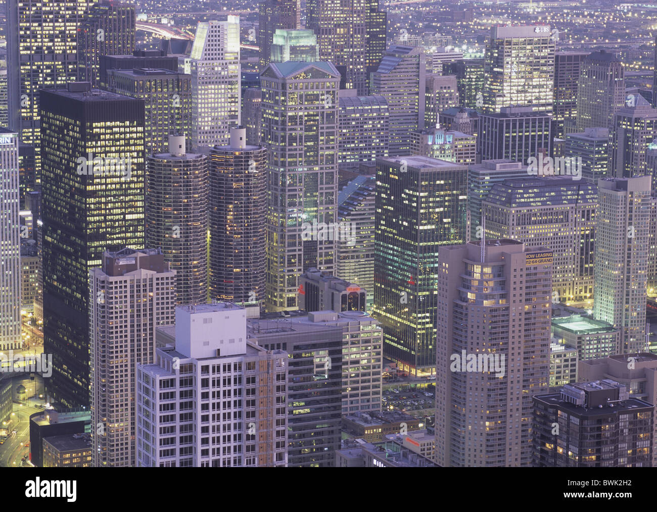 Chicago illinois night overview usa hi-res stock photography and images ...