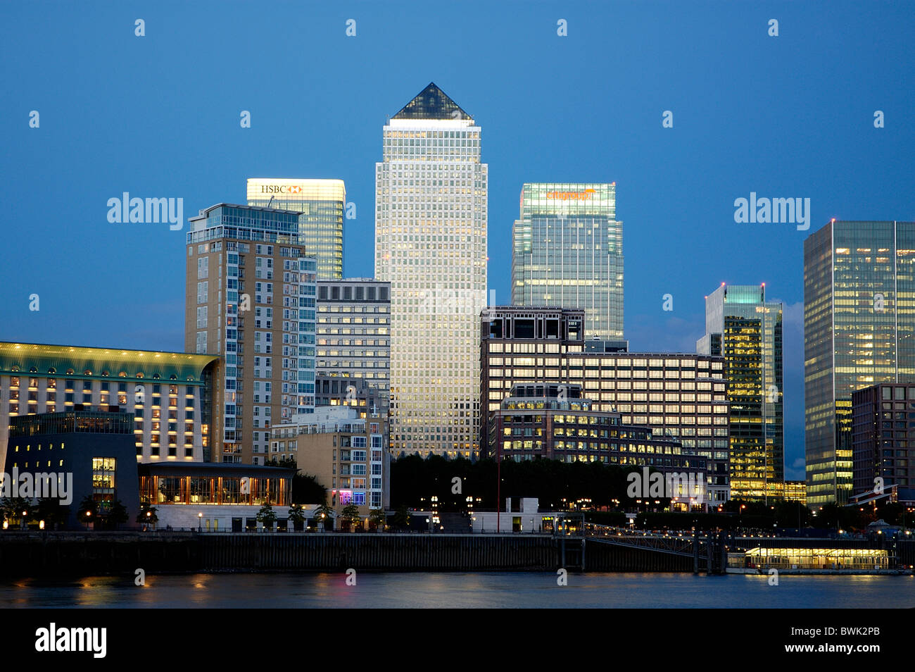 Canary Wharf London at Dusk Stock Photo - Alamy