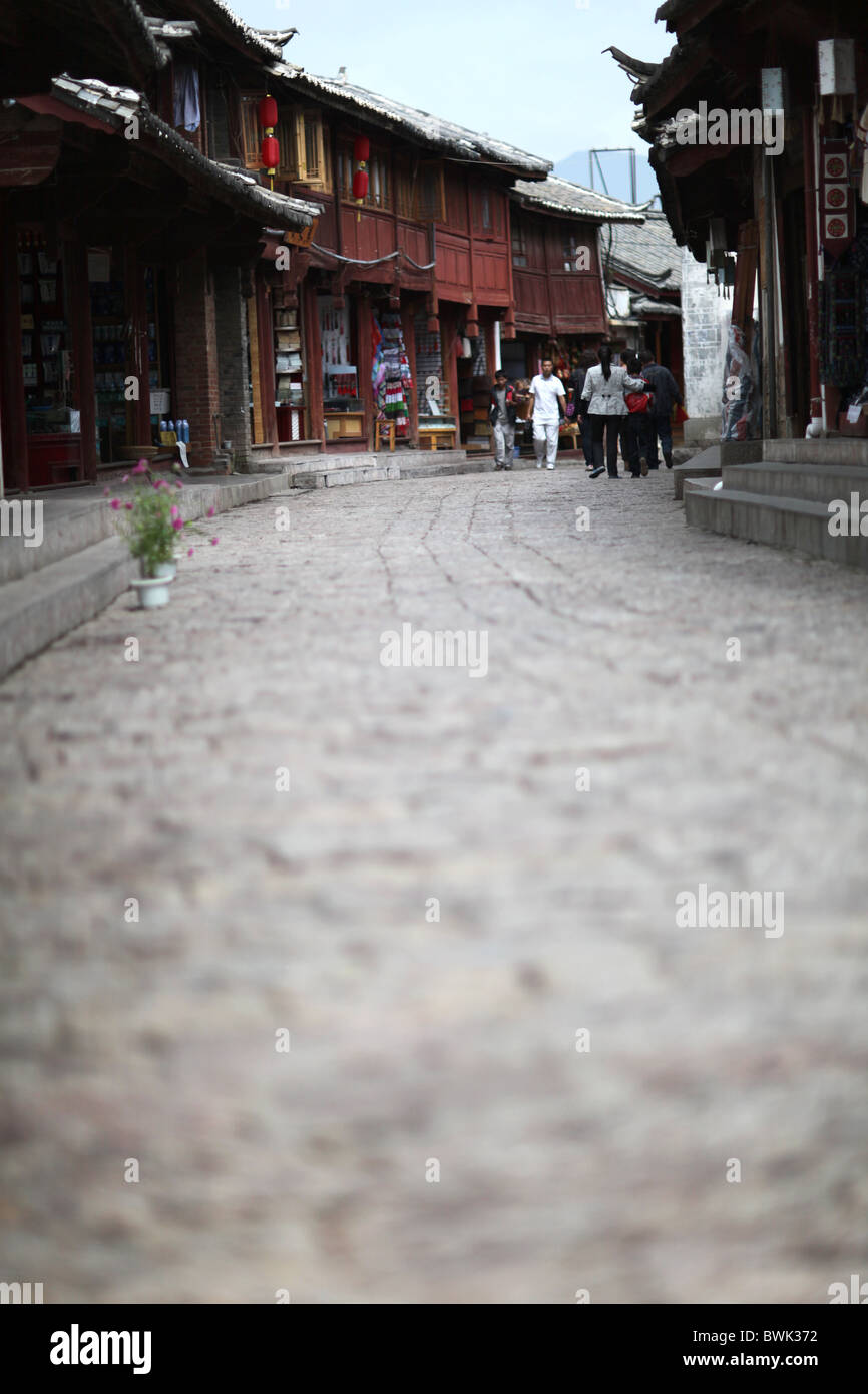 The cobbled streets in Lijiang Old Town, Yunnan Province, China Stock ...
