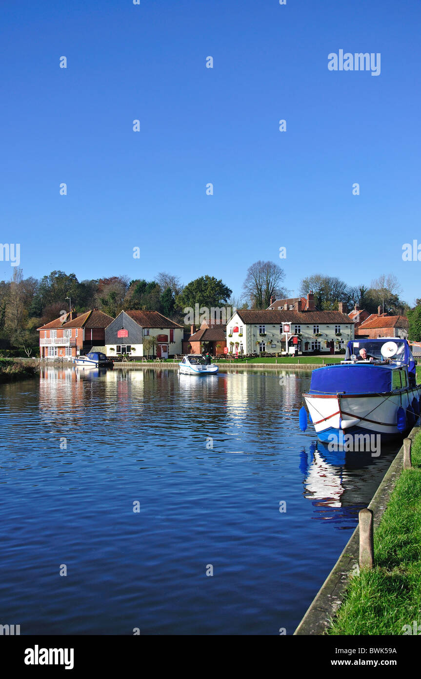 The River Bure at Coltishall, Norfolk Broads, Norfolk, England, United Kingdom Stock Photo
