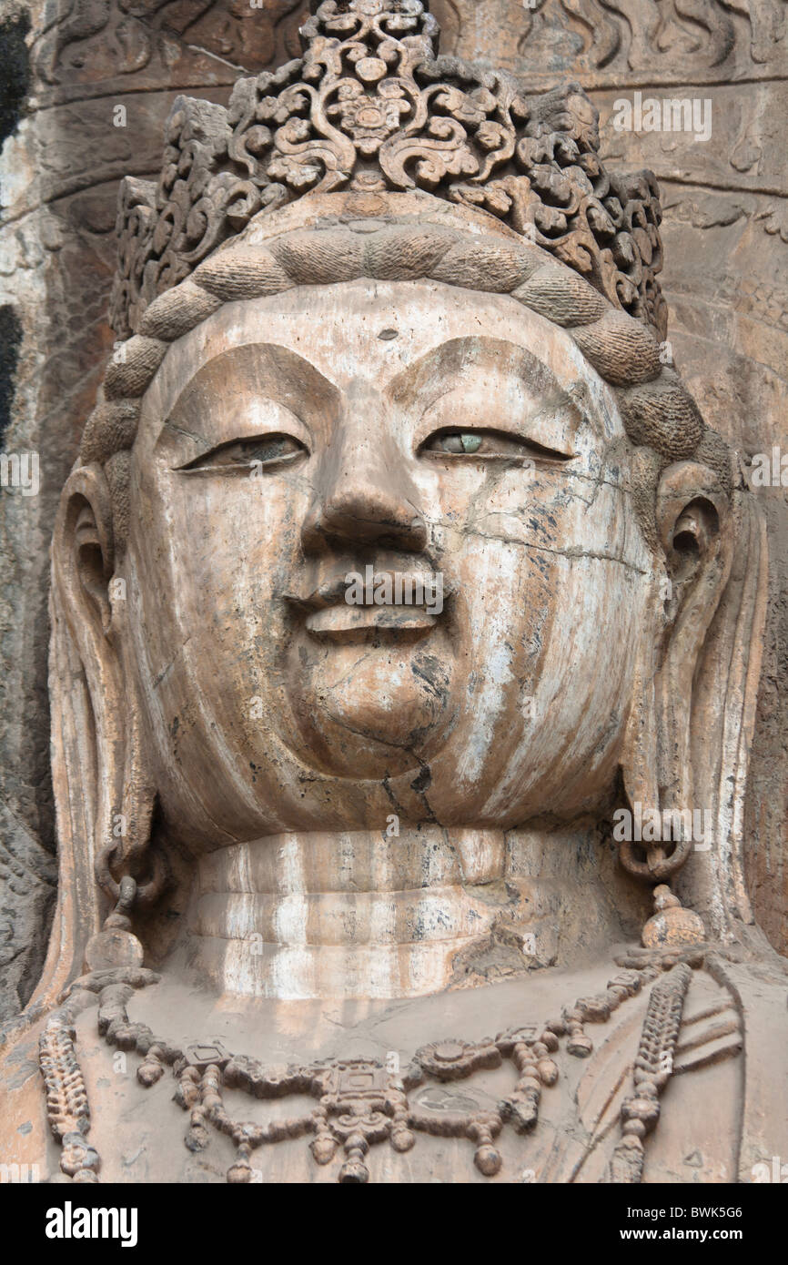 Carved Buddha statue, Fengxian Temple, Longmen Grottoes and Caves ...