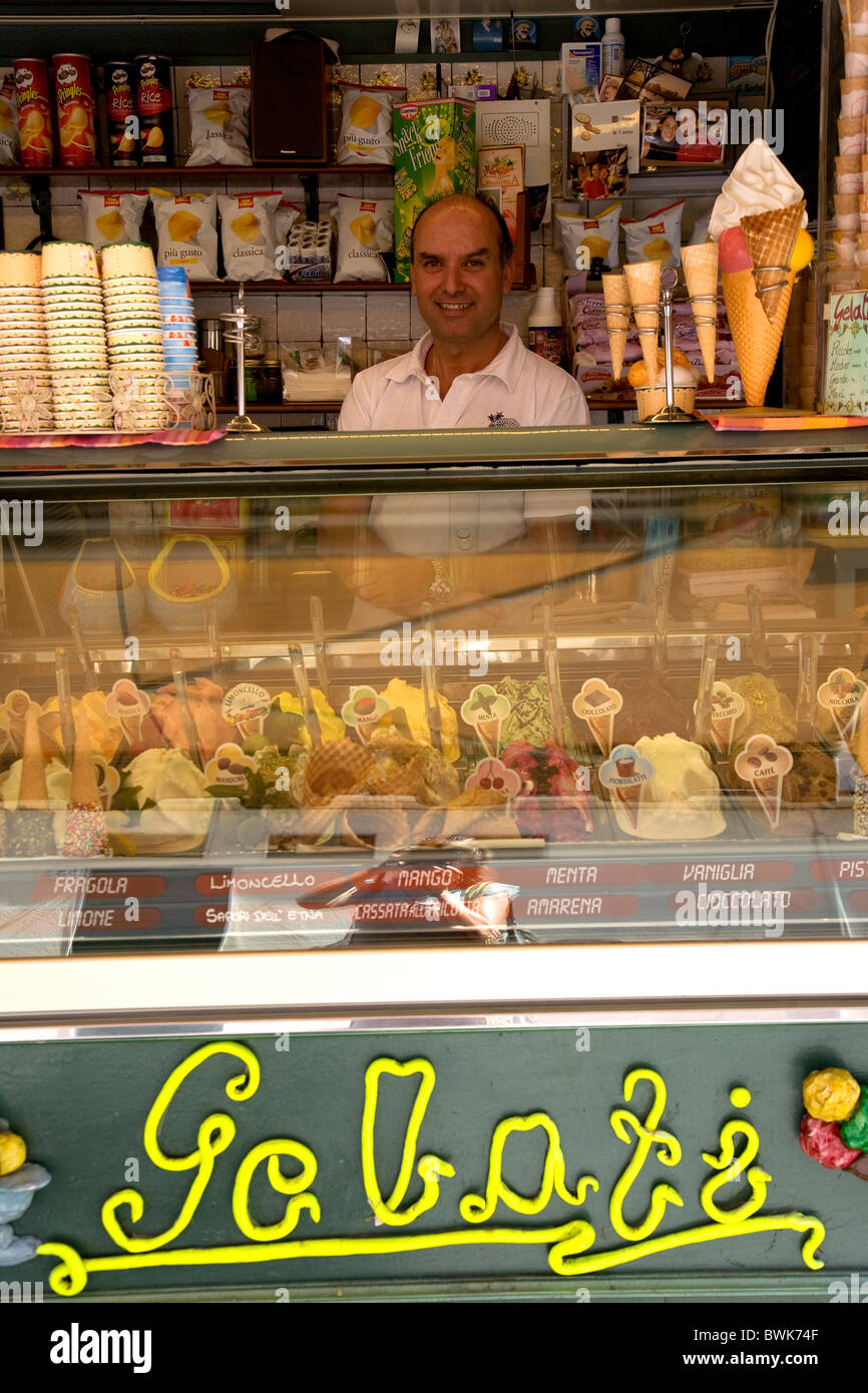 Italian ice cream parlours hires stock photography and images Alamy