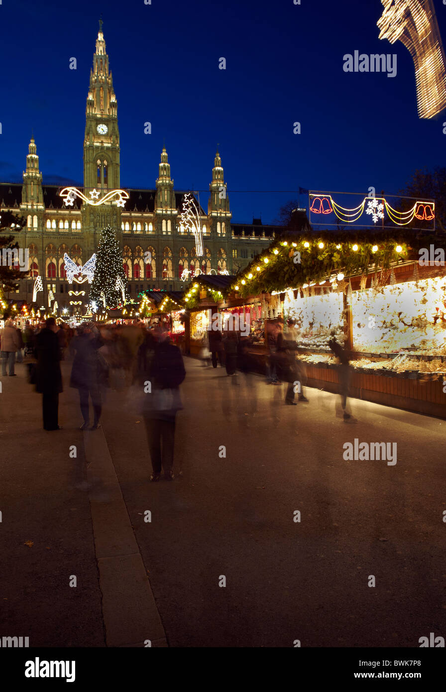 Rathaus Christmas market at night Vienna Stock Photo