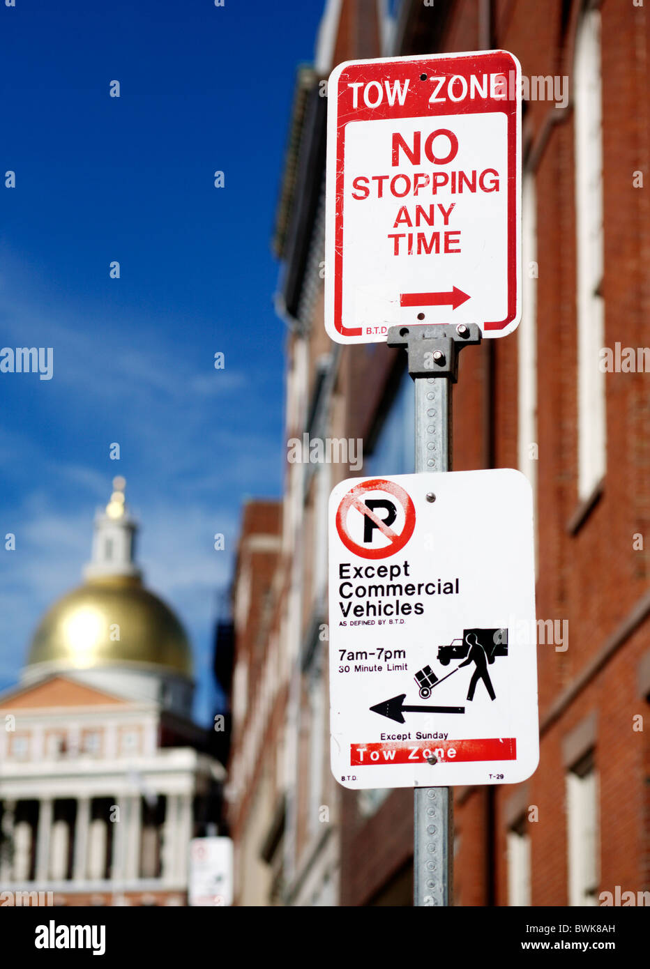No parking signs in front hi-res stock photography and images - Alamy