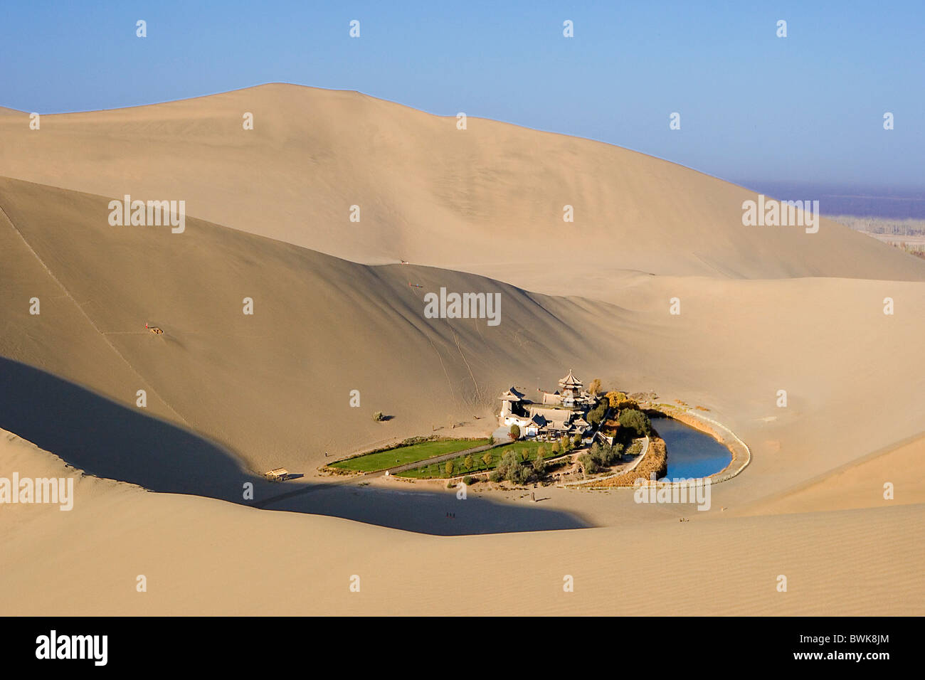 China Asia Silk Road province Gansu Dunhuang desert Gobi crescent lake Yueyaquan lake crescent desert pago Stock Photo