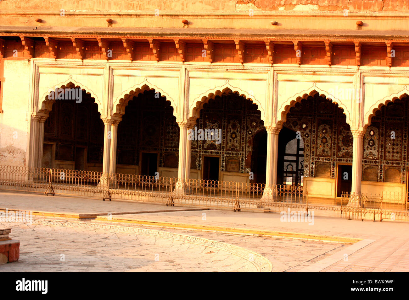Lahore sheesh mahal hi-res stock photography and images - Alamy