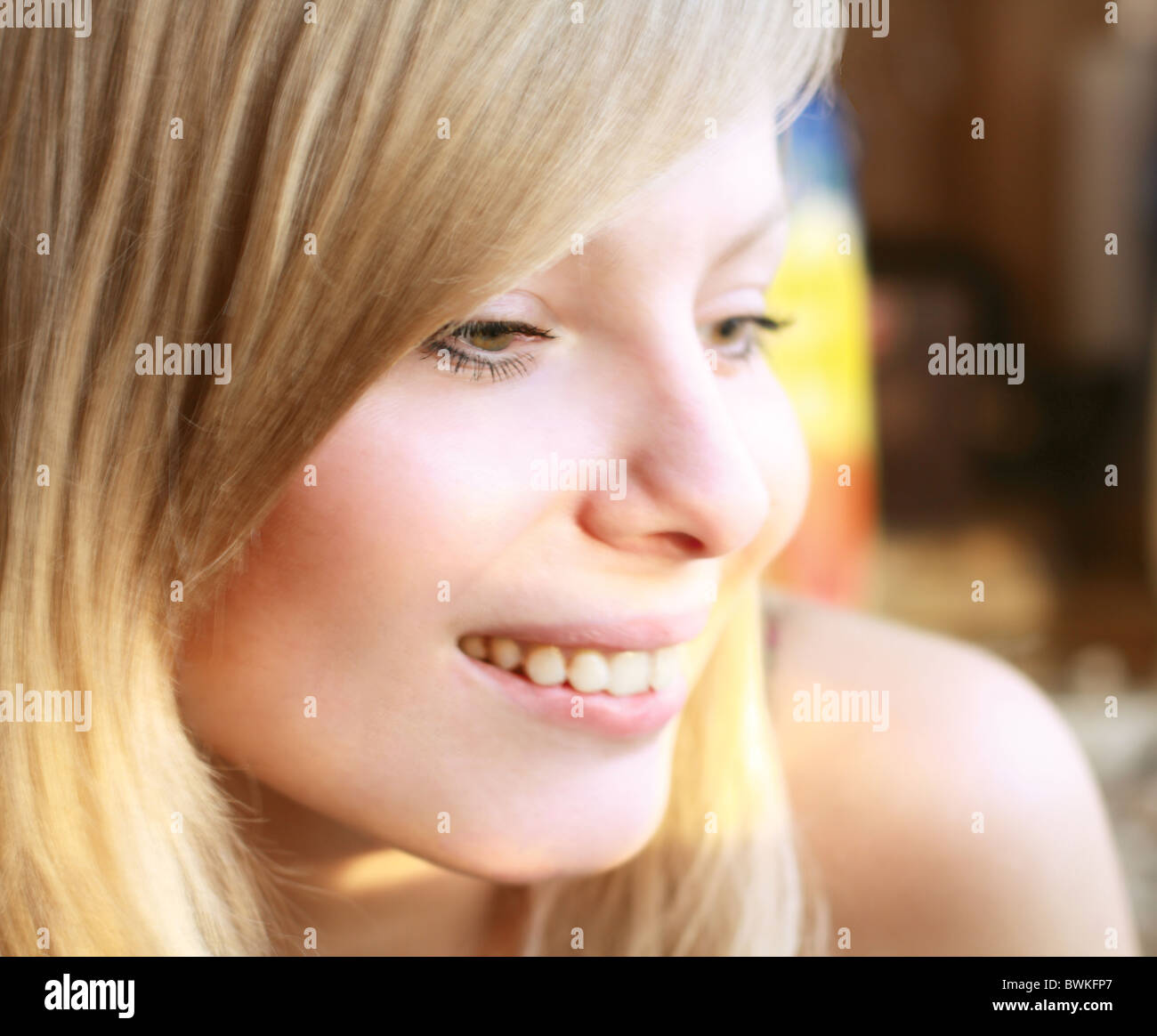 portrait of a smiling woman in close-up Stock Photo - Alamy