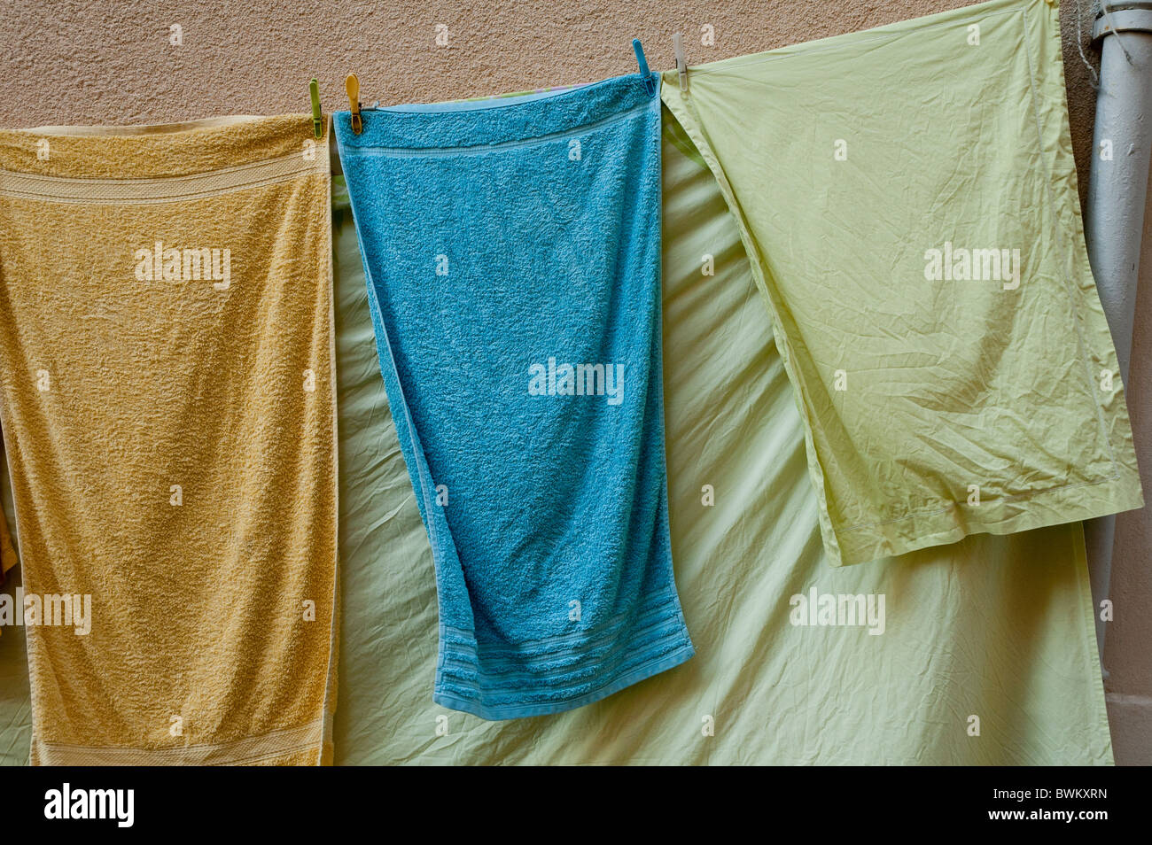 Washing sheet hires stock photography and images Alamy