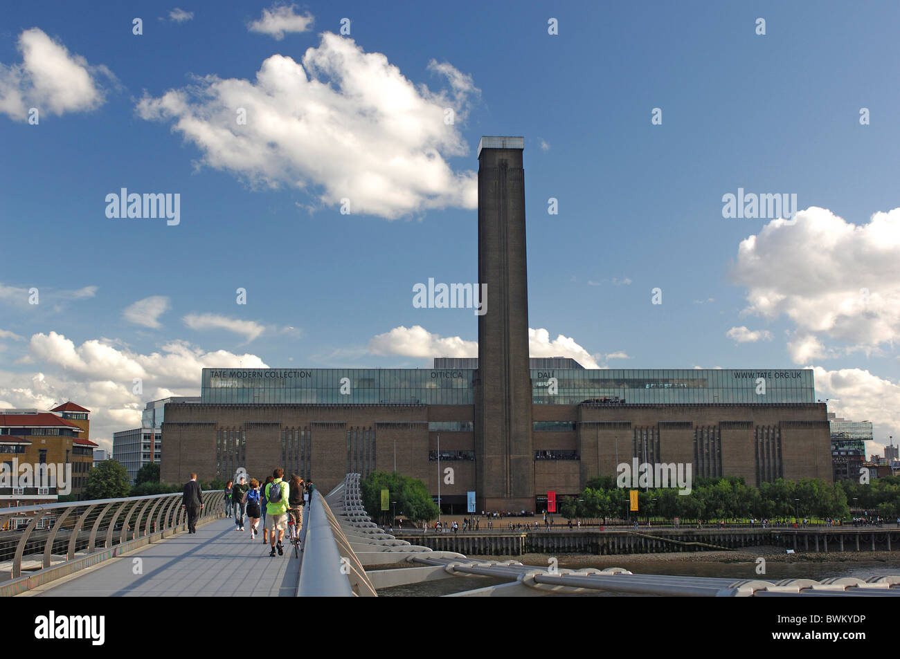 UK London Tate Modern Museum River Thames Great Britain Europe England Millennium Bridge art culture buildin Stock Photo