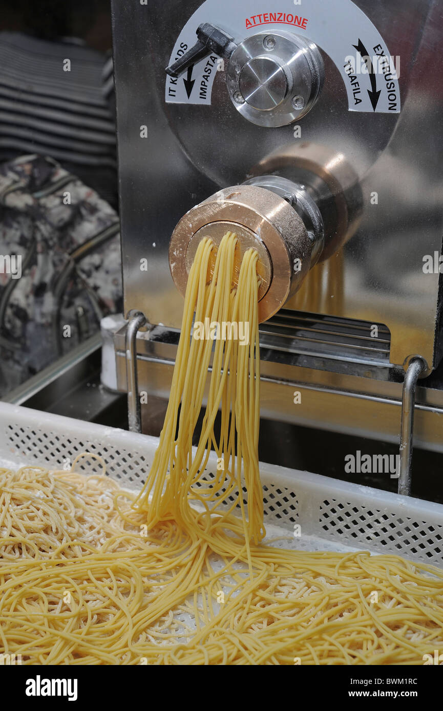 Making Fresh spaghetti Stock Photo Alamy