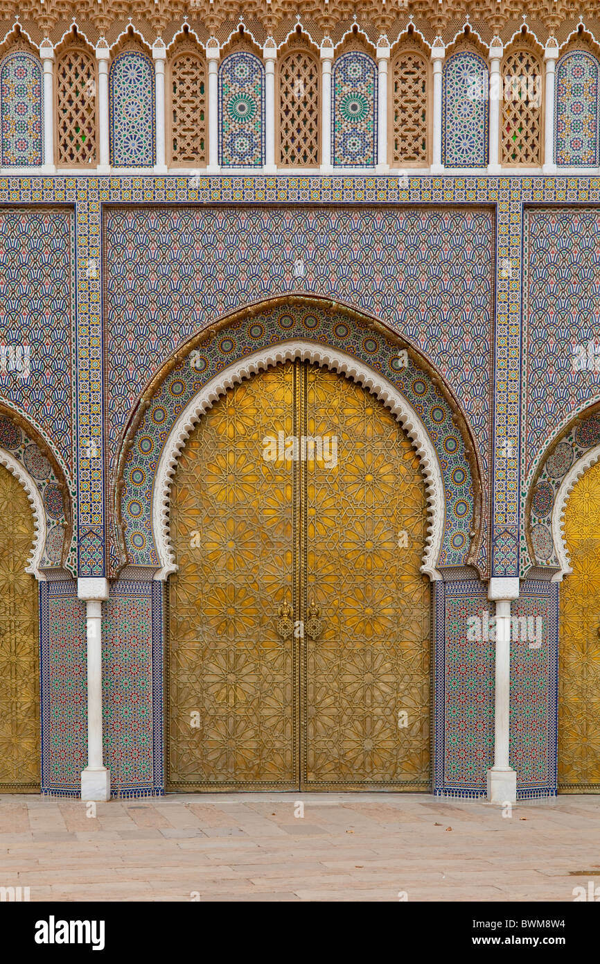 The arched gates to the Royal Palace in Fes, Morocco Stock Photo - Alamy