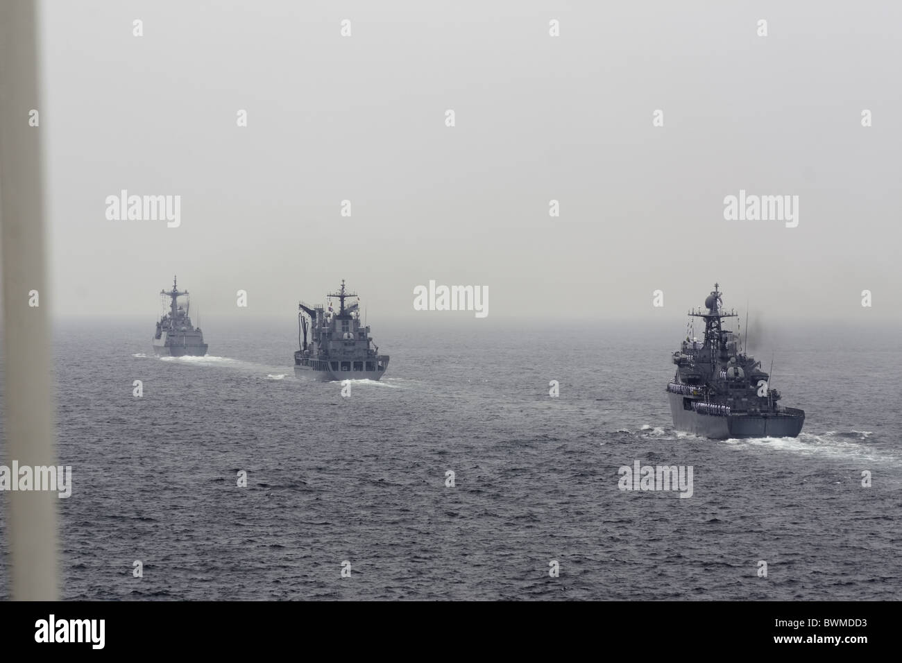 Korean War Ships in Attack Formation Stock Photo - Alamy