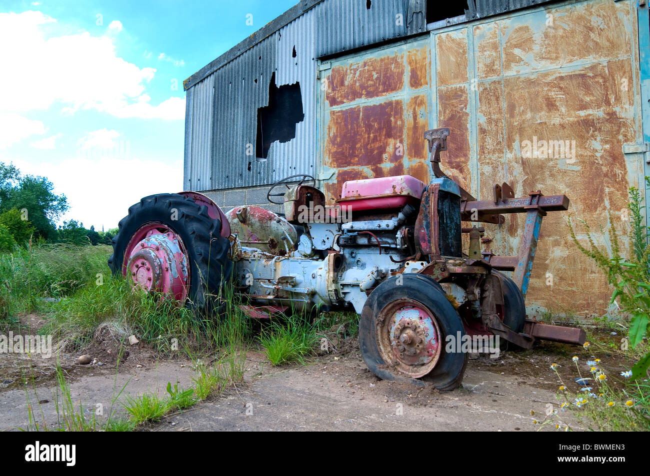 Abandoned Tractor, Bunny, Nottinghamshire, England Stock Photo Alamy