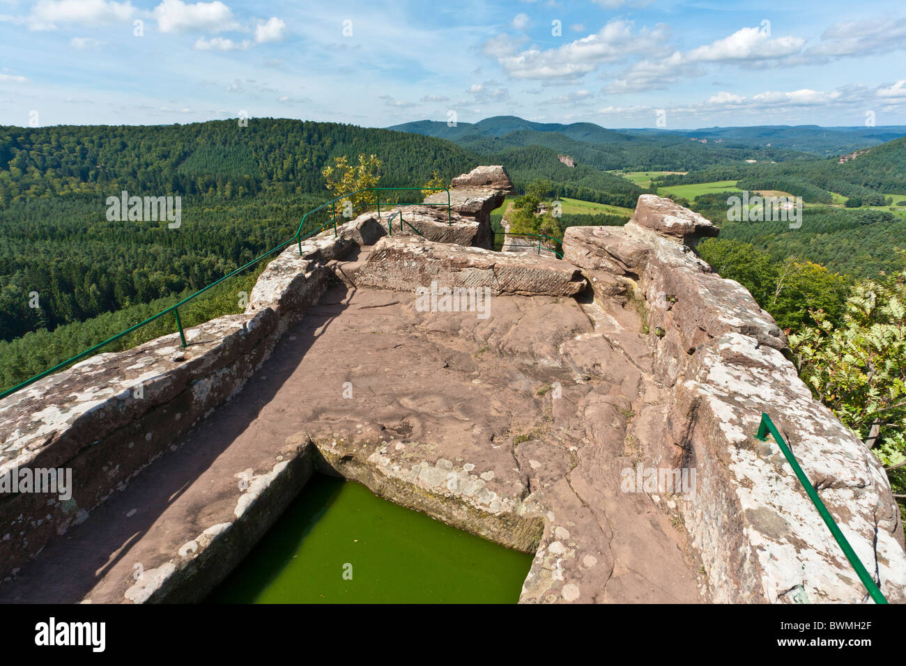 DRACHENFELS RUIN, DAHNER FELSENLAND, PFALZ FOREST, PFALZ, RHINELAND-PALATINATE, GERMANY Stock Photo