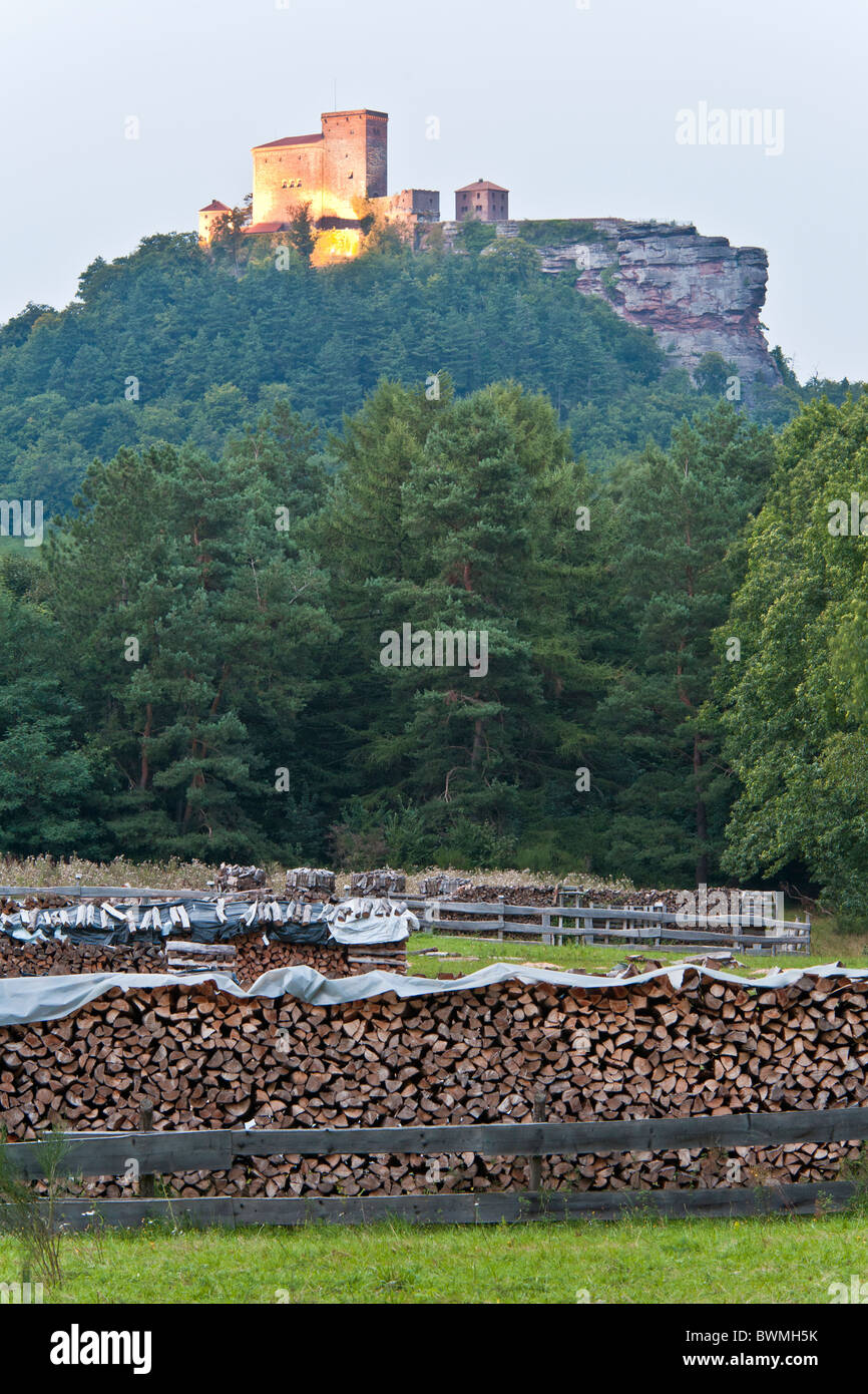 TRIFELS CASTLE, NEAR ANWEILER, PFALZ FOREST, PFALZ, RHINELAND-PALATINATE, GERMANY Stock Photo