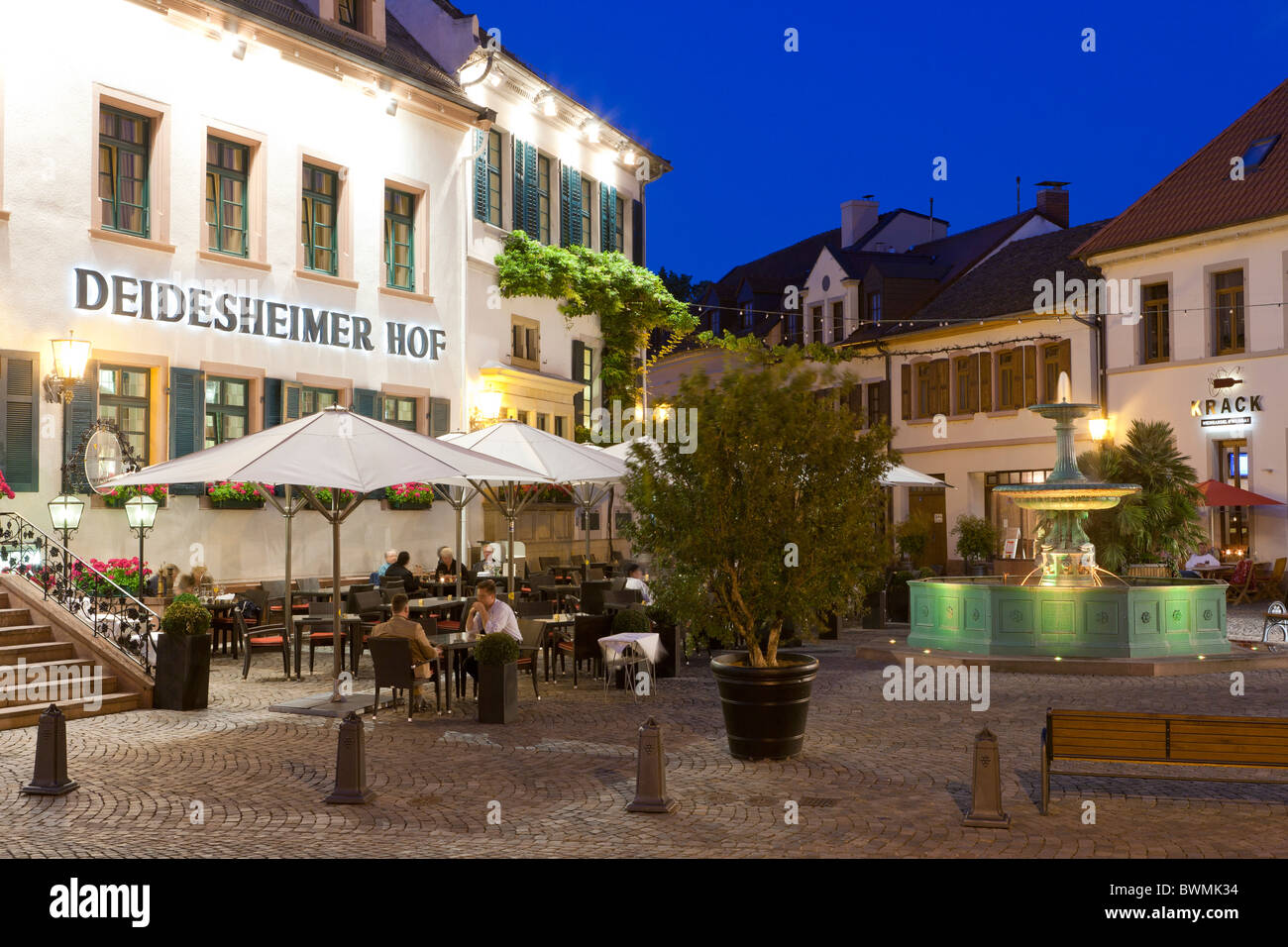 DEIDESHEMER HOF, MARKTPLATZ PLACE, GOURMET RESTAURANT, HOTEL, DEIDESHEIM, WINE ROUTE,  PFALZ, RHINELAND-PALATINATE, GERMANY Stock Photo