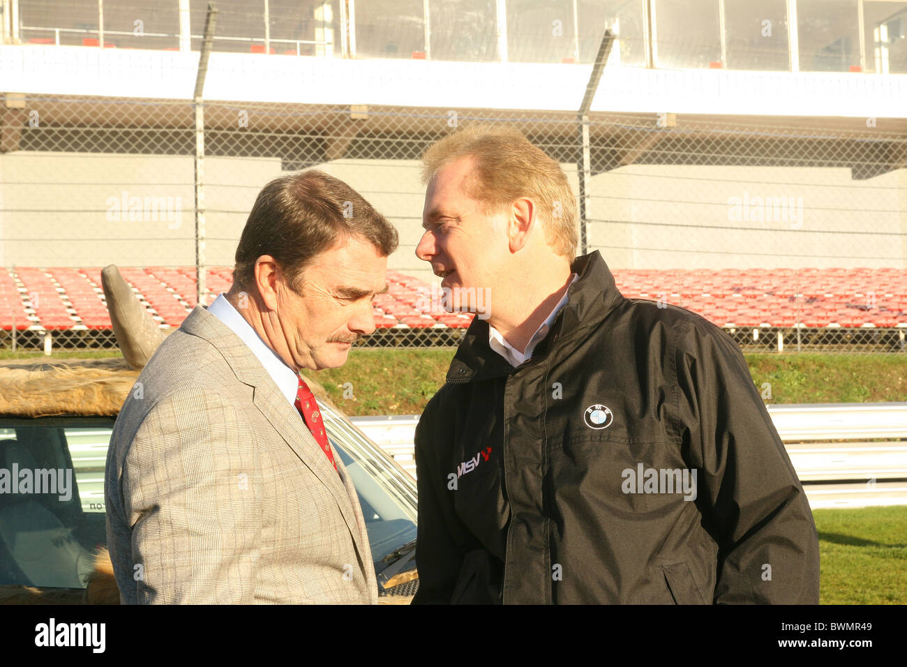 Nigel Mansell with Jonathan Palmer at Brands Hatch in Kent Stock Photo