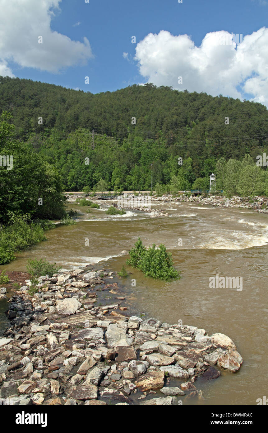 Ocoee River in flood, runs by the Ocoee White Water Centre (Center) - Ducktown, Tennessee, USA Stock Photo