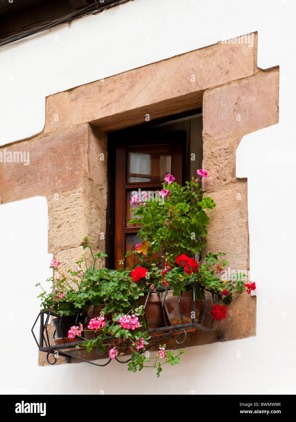 Red geraniums in window box hires stock photography and images Alamy