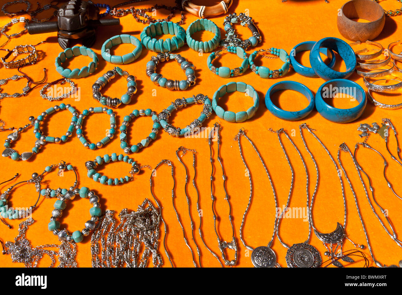 Chinese bangles hi-res stock photography and images - Alamy