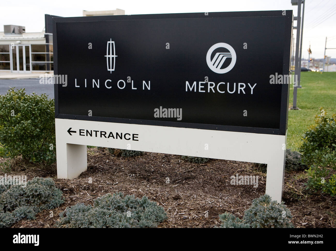 A Ford Lincoln and Mercury car dealership Stock Photo Alamy