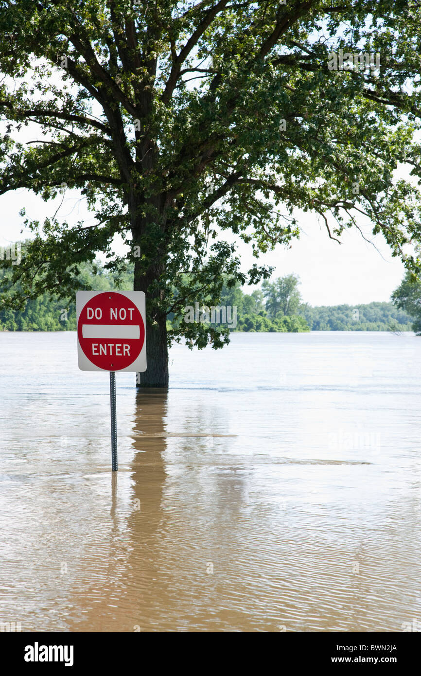 USA, Illinois, 'Do not enter' sign in flood Stock Photo