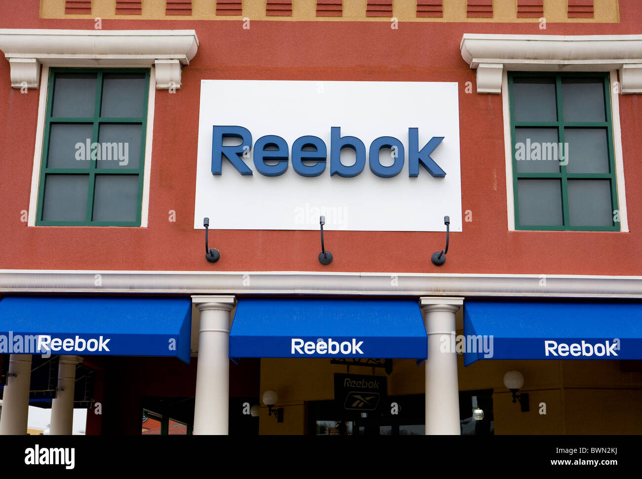 Reebok logo hi-res stock photography and images - Page 3 - Alamy