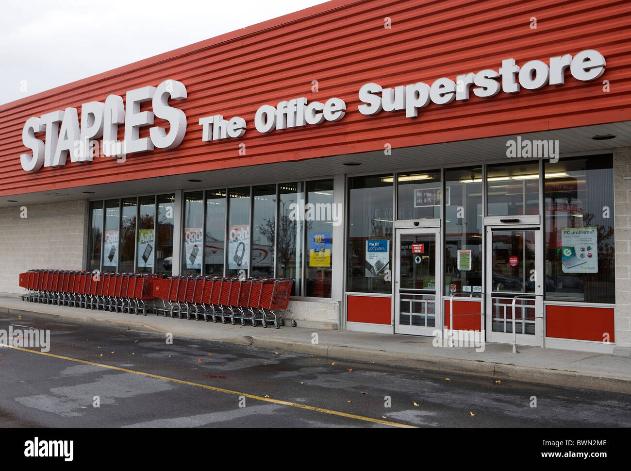 A Staples office supply superstore.  Stock Photo