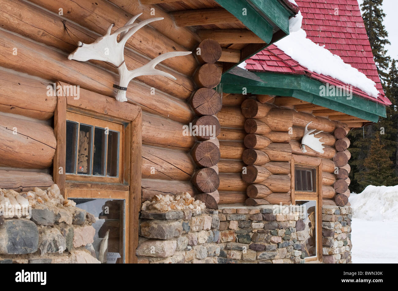 Lake Louise Alberta, Canada. Simpsons Num Ti Jah Lodge Stock Photo - Alamy