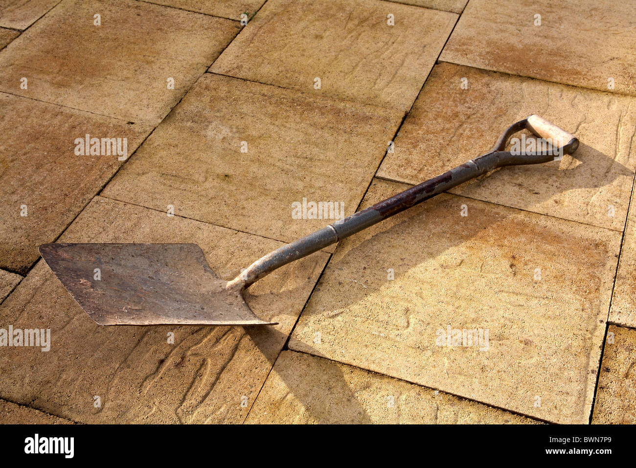 Builders shovel hi-res stock photography and images - Alamy