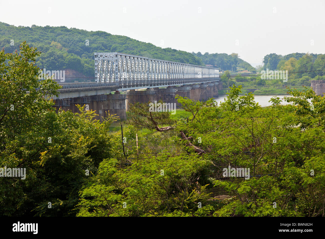 Freedom and railway bridge over Imjin River between North and South Korea, DMZ Demilitarized Zone, South Korea. JMH3830 Stock Photo