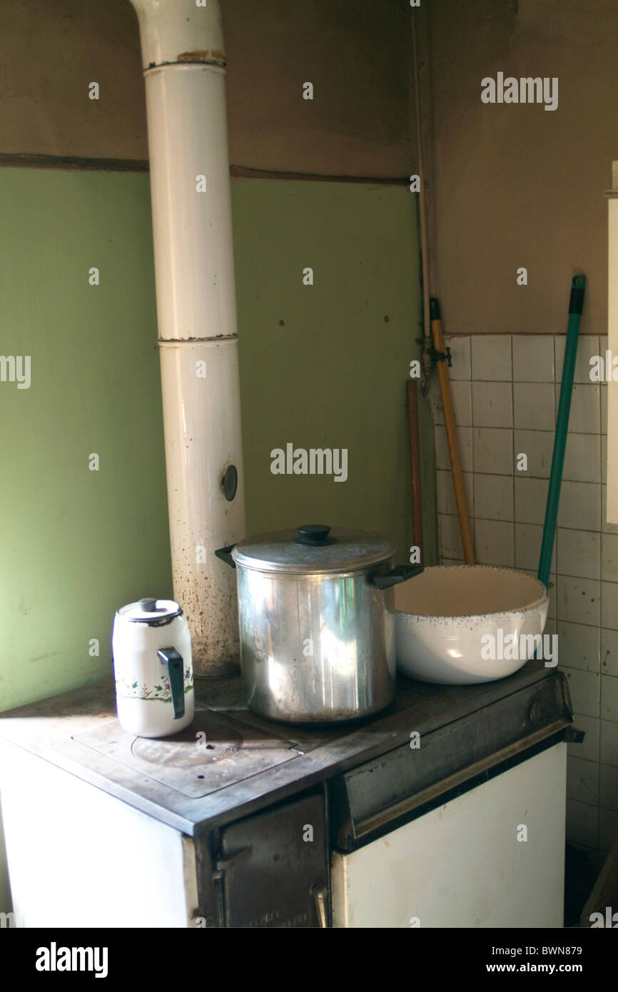 Old pots and pans hires stock photography and images Alamy