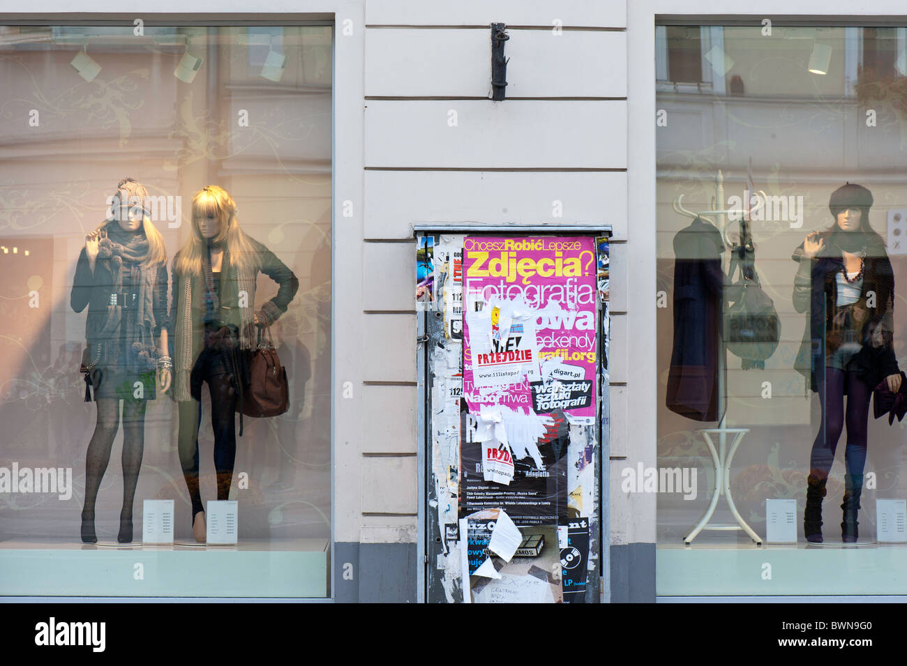 Shop window warsaw modern hi-res stock photography and images - Alamy