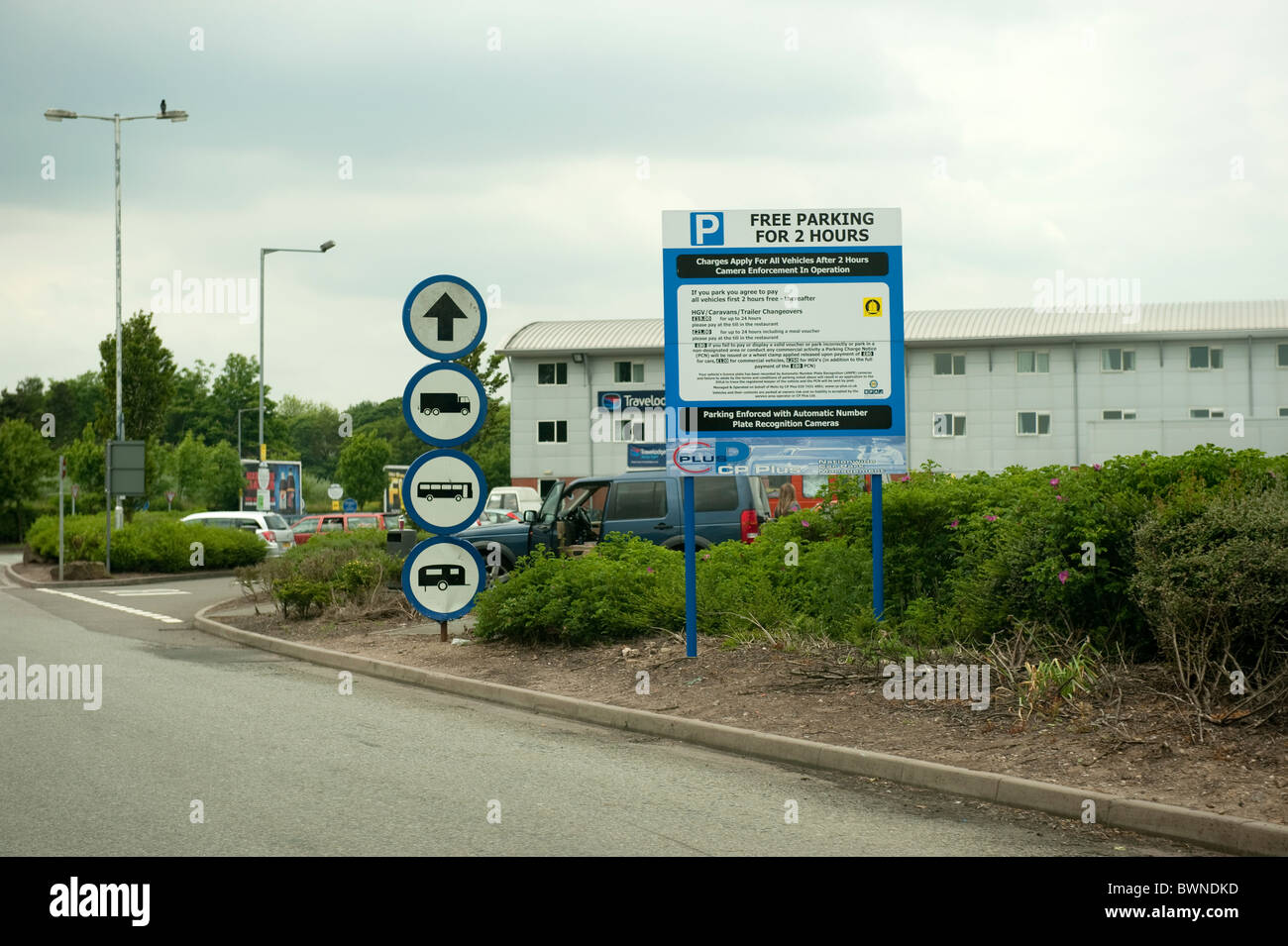 Motorway Services with Travelodge showing Parking Regulations Stock Photo