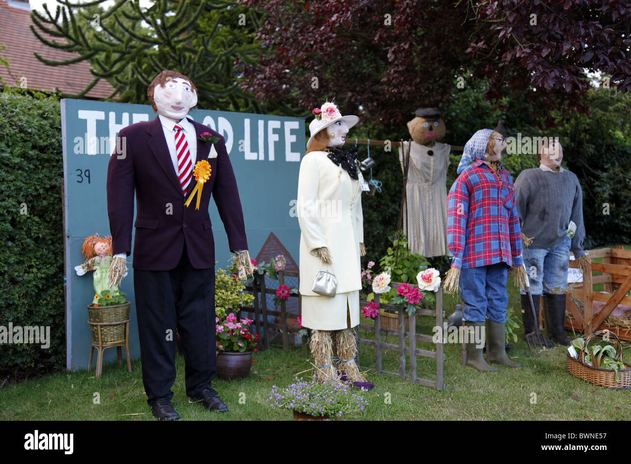 THE GOOD LIFE SCARECROWS MUSTON NORTH YORKSHIRE MUSTON NORTH YORKSHIRE MUSTON NORTH YORKSHIRE 27 July 2010 Stock Photo