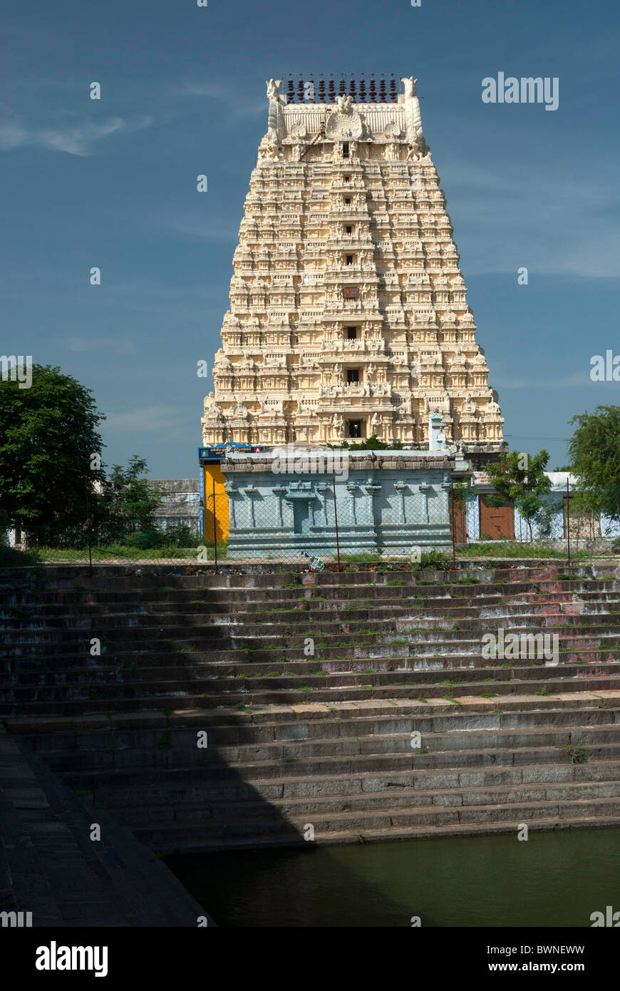 The Sri Ekambaranathar Temple with tank ;represents the Prithvi (Earth) Linga,Shiva;Saivite; kanchipuram. Stock Photo