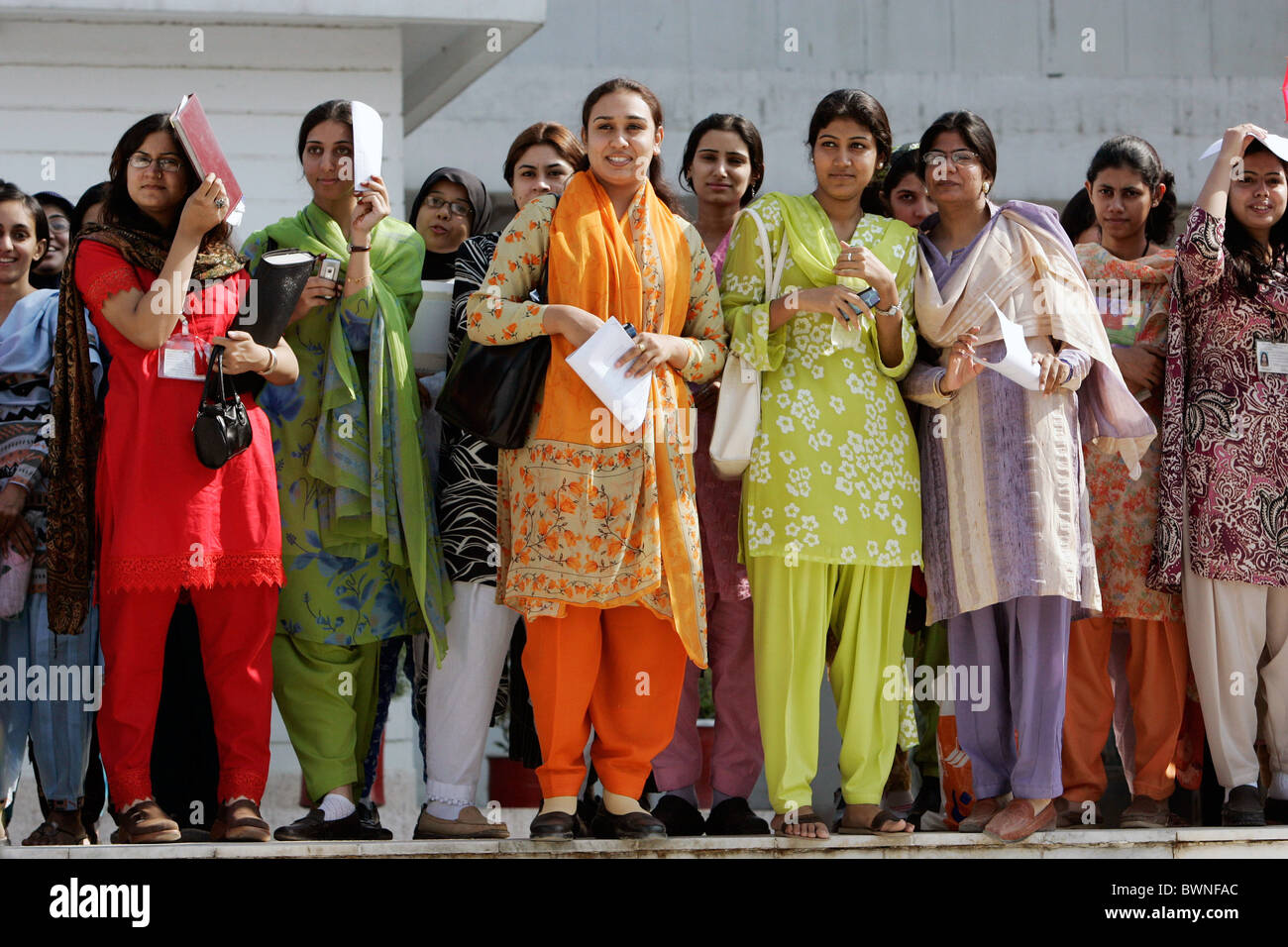 Students at the all female Fatima Jinnah University in Rawalpindi, Pakistan Stock Photo