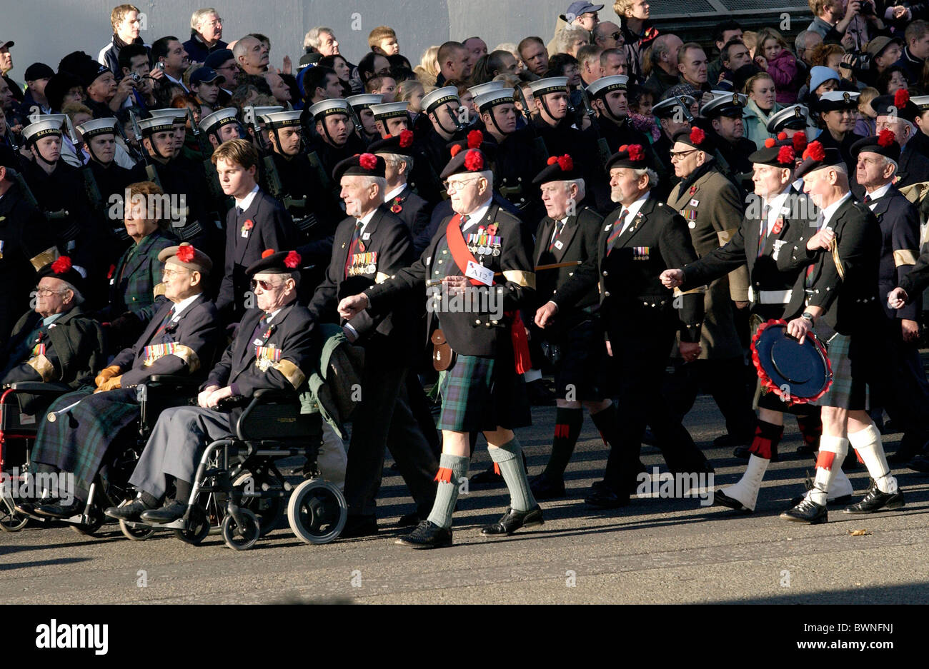 Veterans of the Black Watch, whose regiment is in action in Iraq, at Cenotaph in Whitehall on Remembrance Sunday Stock Photo
