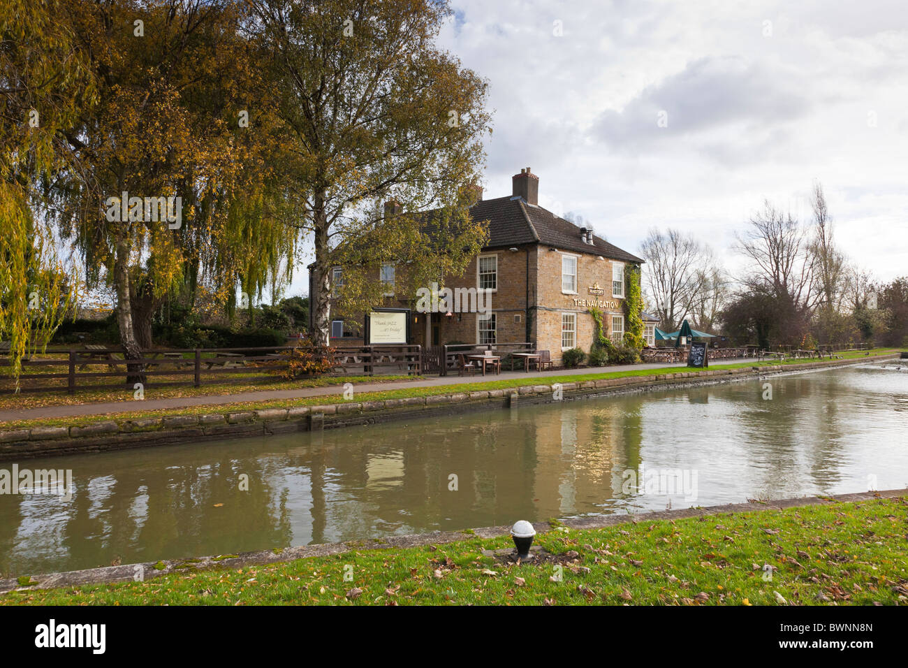 The "Navigation" public house on the side of the Grand Union Canal