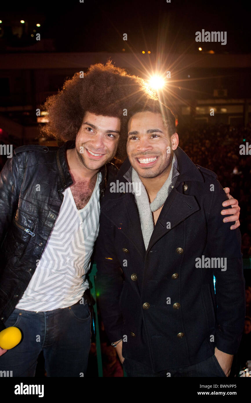 Jamie 'Afro' Archer and Danyl Johnson from XFactor 2009 performing and switching on the lights in Bracknell Stock Photo