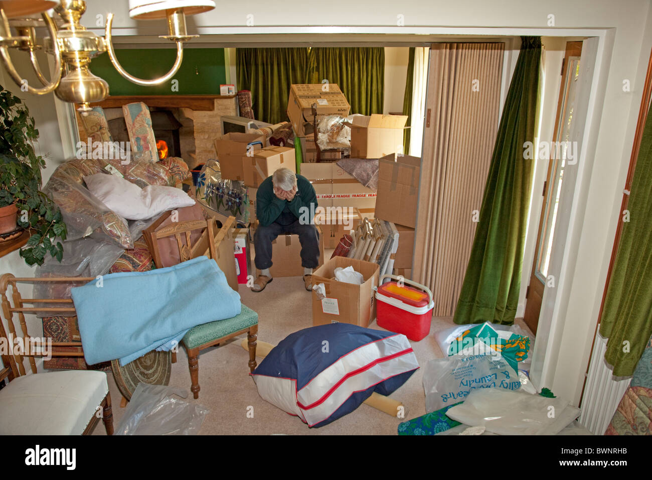 where can i buy packing boxes for moving house