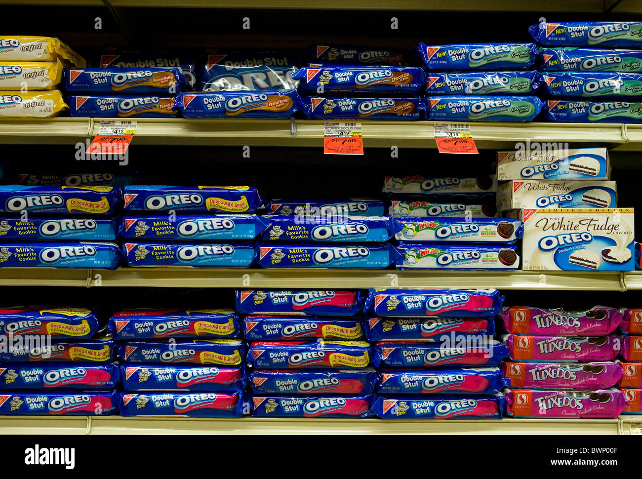 Cookies on display in a grocery store Stock Photo Alamy
