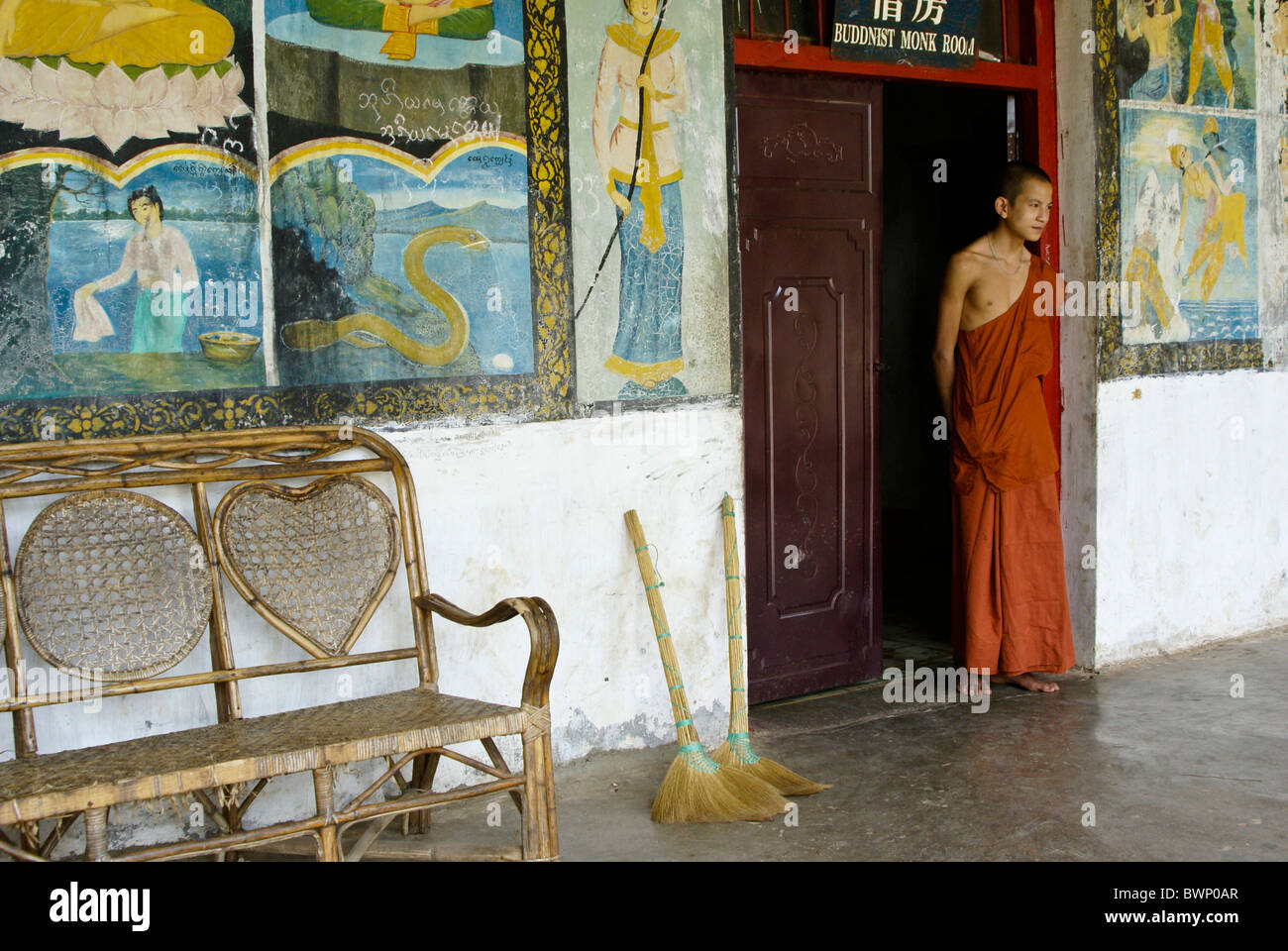 Chinese buddhist monastery hi-res stock photography and images - Alamy