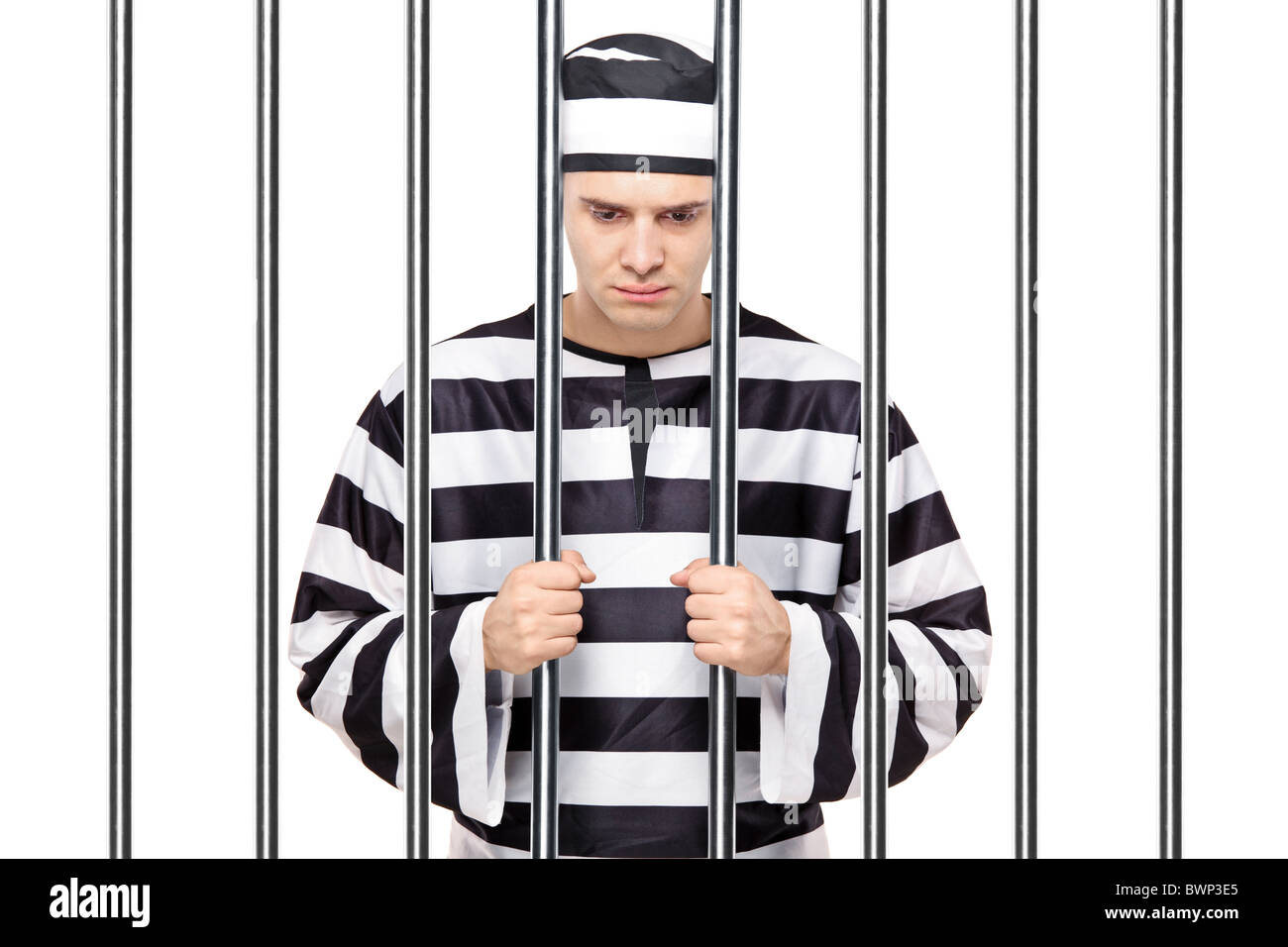 Prisoner перевод. Заключенный за решеткой. Тюремная одежда в полоску. Полосатая одежда заключенных. Человек в тюремной робе.
