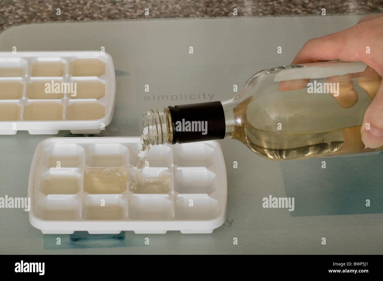 Ice cube tray hires stock photography and images Alamy